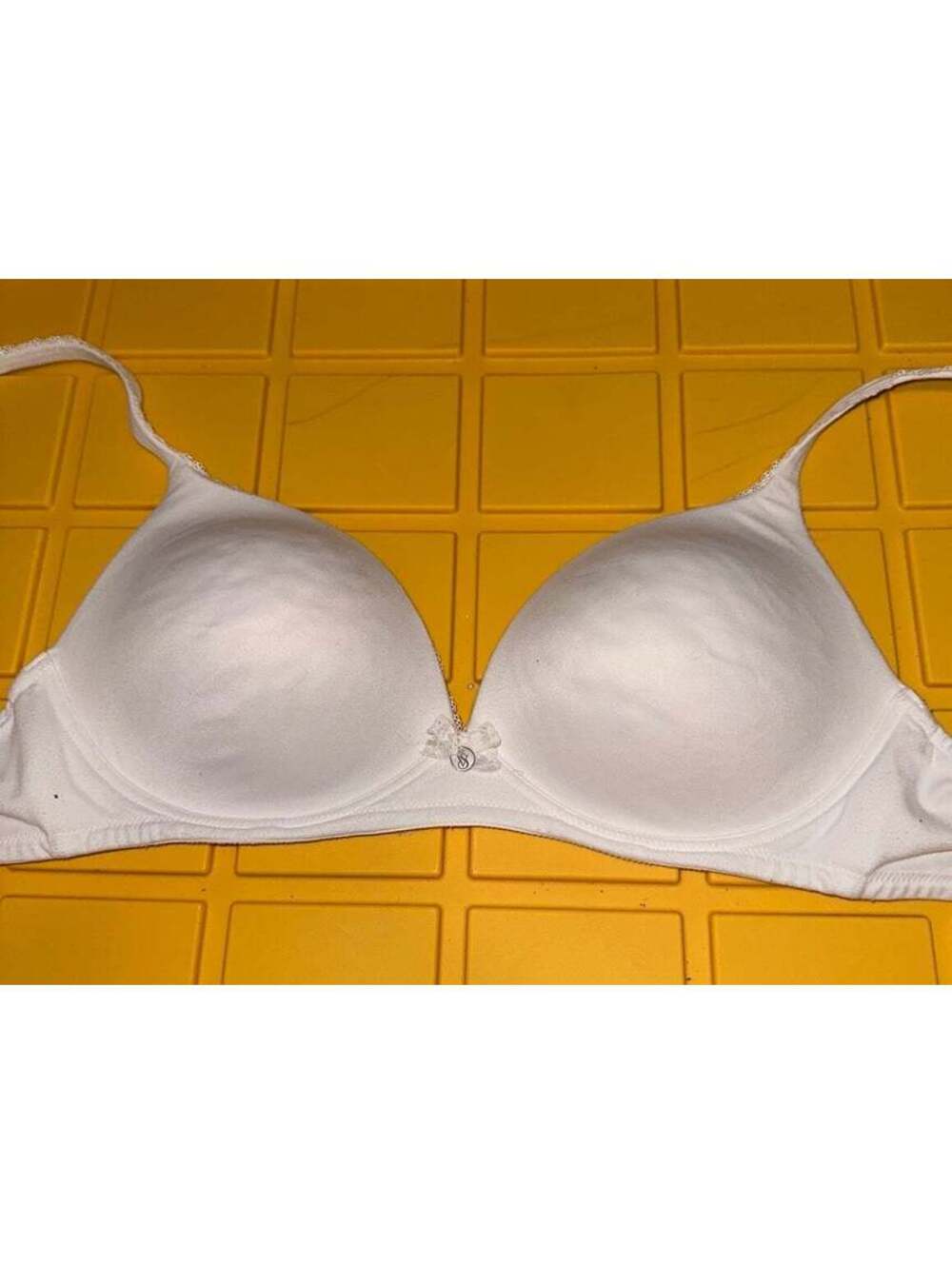Victoria’s Secret no wire bra size 36 C